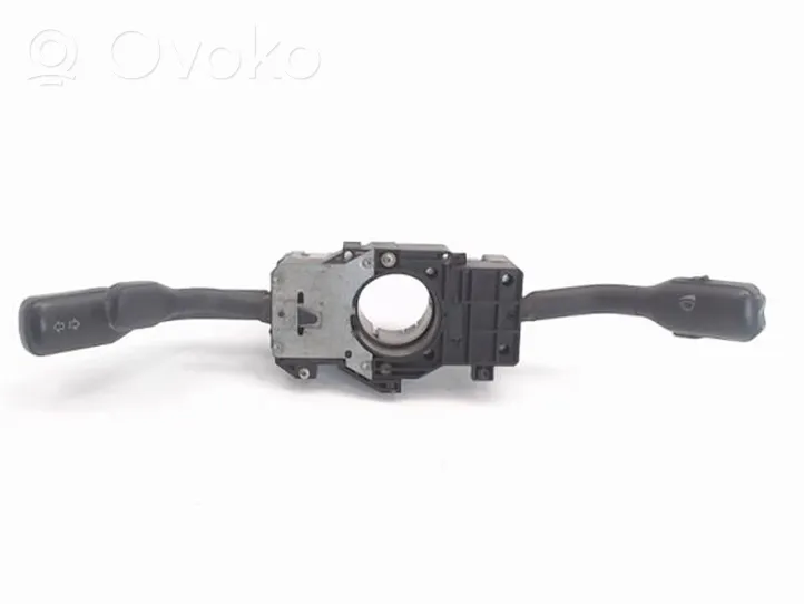 Audi A4 S4 B5 8D Commodo de clignotant 4D0953513D