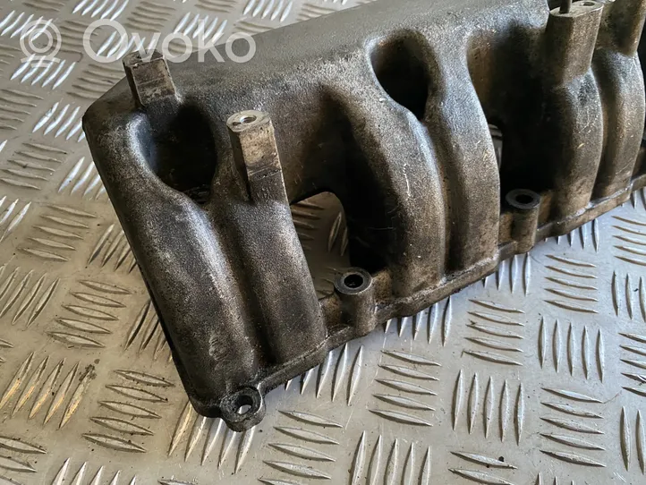 Hyundai Terracan Intake manifold 0K55118101