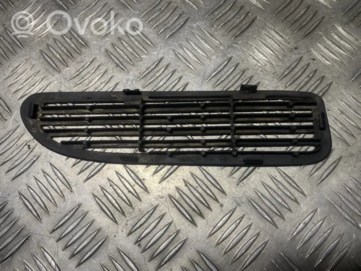 Volvo 850 Grille inférieure de pare-chocs avant 6817834