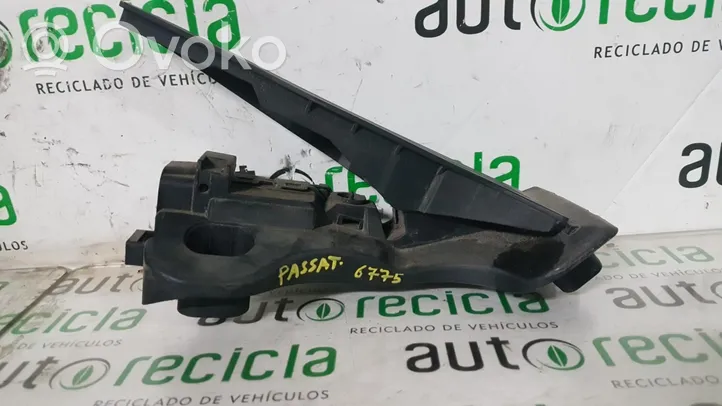 Volkswagen PASSAT Accelerator throttle pedal 