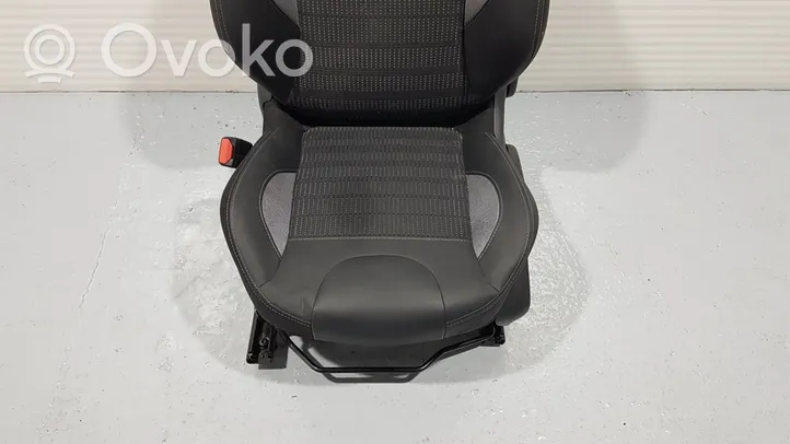 Peugeot 2008 I Front driver seat 