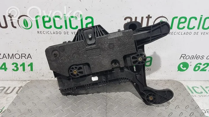 Volkswagen Scirocco Liukuoven alakisko 1K0915325