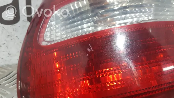 Volvo S40, V40 Задний фонарь в кузове 