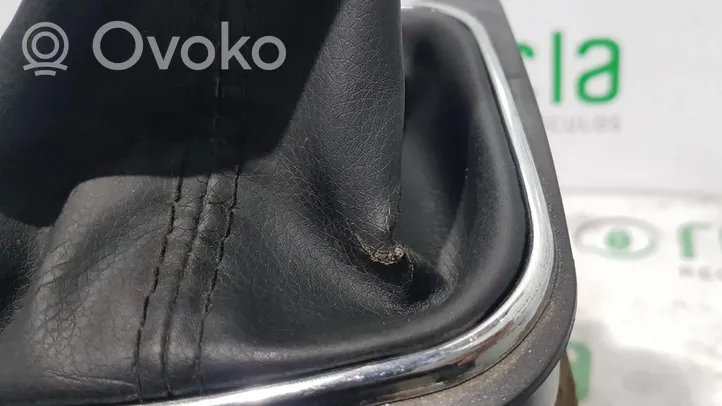 Volkswagen Golf V Drążek zmiany biegów 1K0711061A