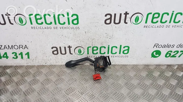 Seat Ibiza II (6k) Suuntavilkun vipu 6K6953503F