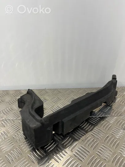 Audi Q5 SQ5 Supporto/guarnizione in poliuretano espanso del parafango 8R0823731A