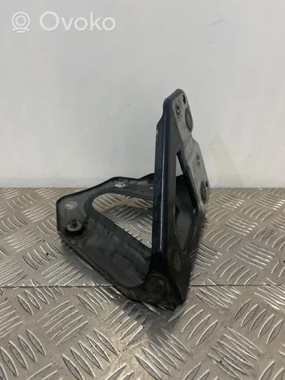 Audi A6 S6 C6 4F Fender mounting bracket 4F0821135