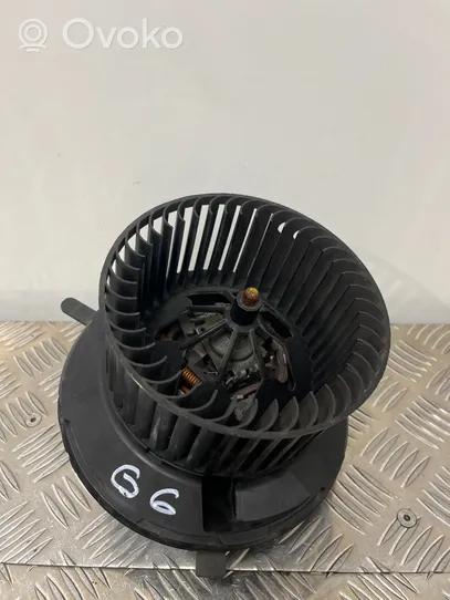 Volkswagen Golf VI Heater fan/blower 1K1819015C