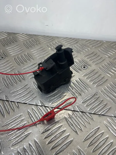 Audi A4 S4 B8 8K Motorino del tappo del serbatoio del carburante 8K0862153B