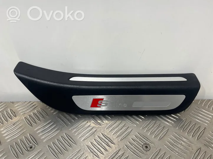 Audi Q5 SQ5 Galinio slenksčio apdaila (vidinė) 8R0853376C