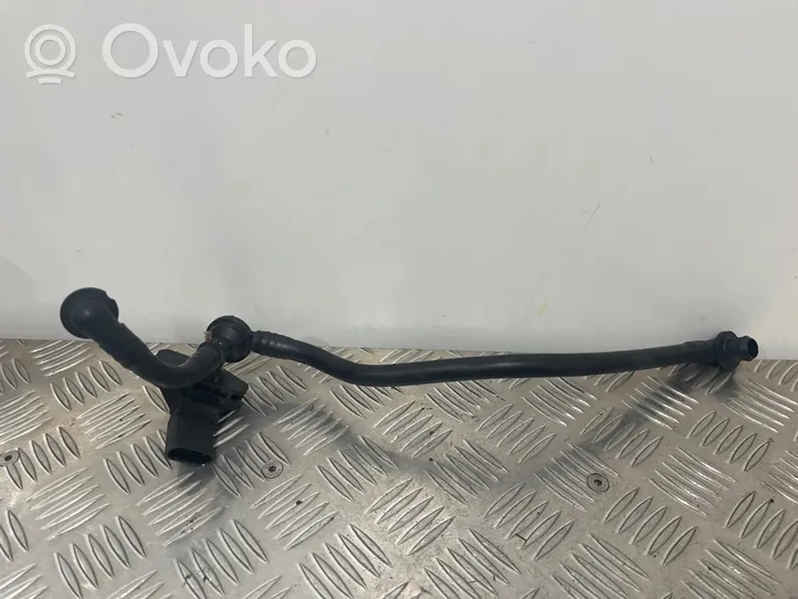 Audi Q5 SQ5 Vacuum line/pipe/hose 8R1611931L