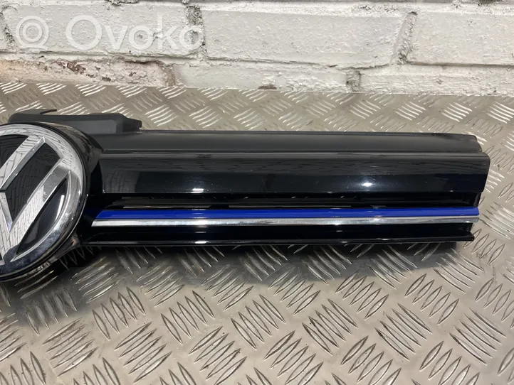 Volkswagen Golf VII Front grill 5G0853653T