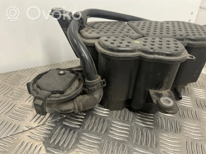 Audi A6 C7 Serbatoio a carbone attivo per il recupero vapori carburante 8K0201801C