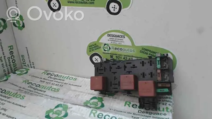 Renault Megane I Module de fusibles 7703297193