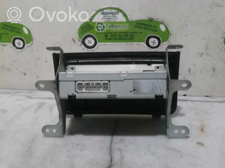 Toyota Yaris Verso Radio / CD/DVD atskaņotājs / navigācija 8611052040CO