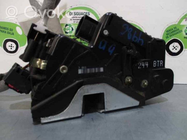 BMW X3 E83 Serratura portiera anteriore 7011244