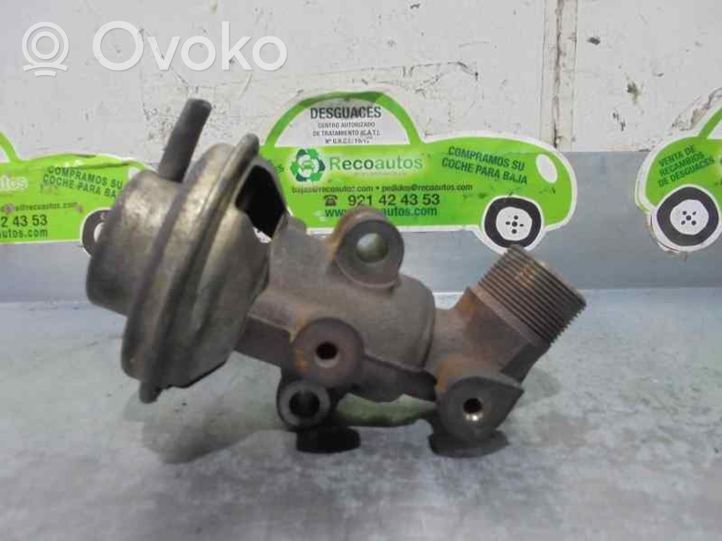 Toyota Carina T190 EGR-venttiili 2562064160