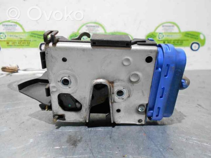 Audi 100 S4 C4 Etuoven lukko 8D0839015A