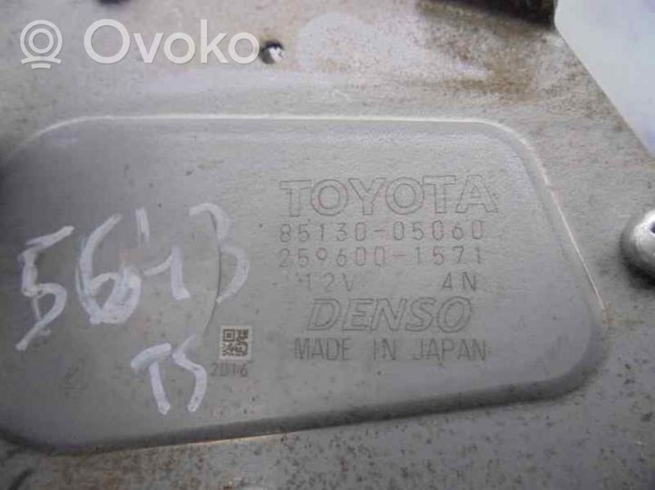 Toyota Avensis T270 Moteur d'essuie-glace arrière 8513005060