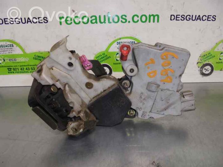 Nissan Maxima Etuoven lukko 8255544U00