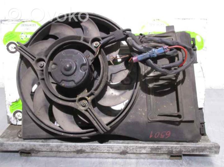 Audi 100 S4 C4 Ventilatore di raffreddamento elettrico del radiatore 4A0121207B