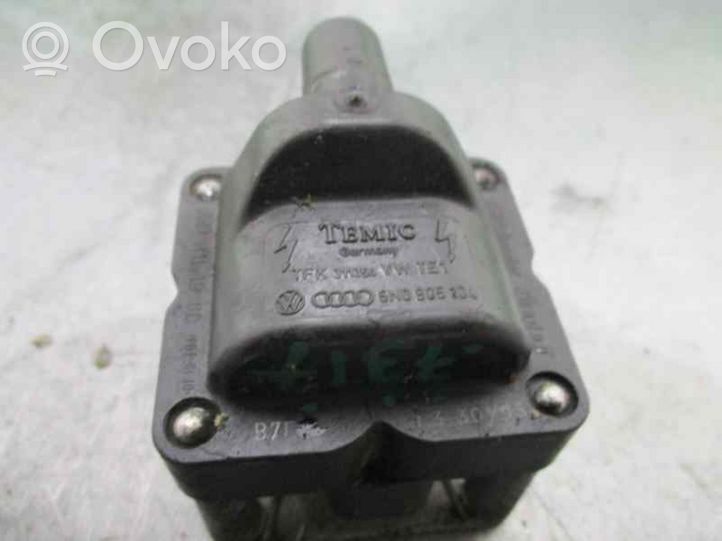 Volkswagen Polo II 86C 2F Bobine d'allumage haute tension 94111901