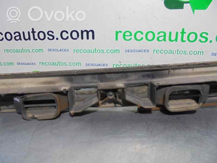 Mercedes-Benz 100 W631 Rivestimento del tergicristallo 6316200334