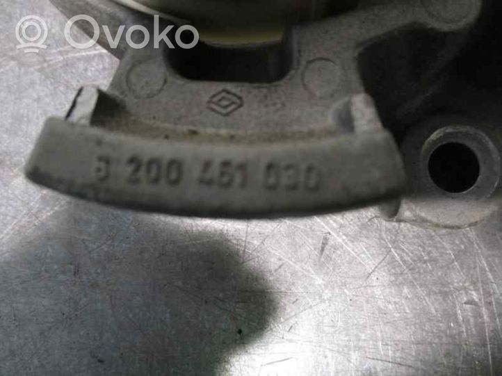 Renault Kangoo II Moottorin kiinnikekorvake (käytetyt) 8200461030