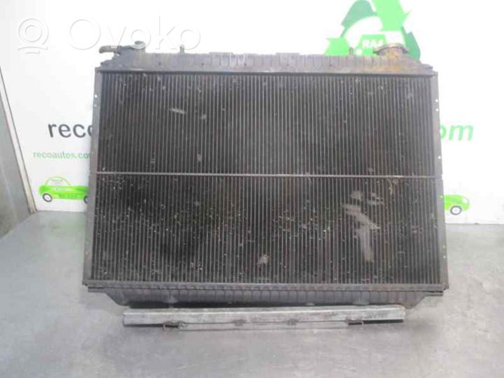 Nissan Serena Radiateur de refroidissement 214107C000