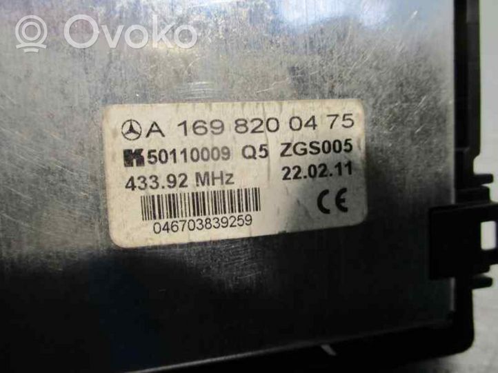 Mercedes-Benz B W245 Radio antena A1698200475