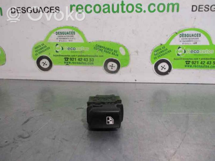 Hyundai Santa Fe Interruttore di controllo dell’alzacristalli elettrico 3715201110