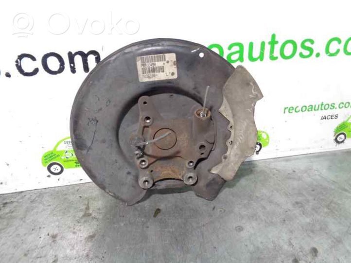 Volvo 850 Pivot de moyeu arrière P9200498