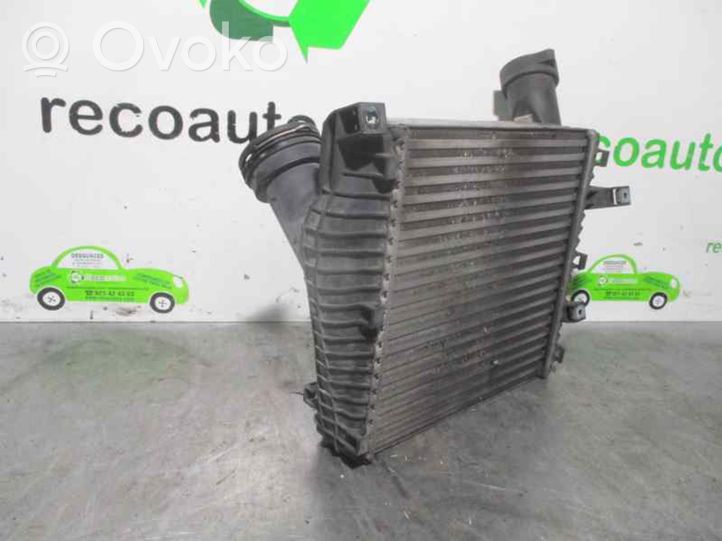 Audi Q7 4M Starpdzesētāja radiators 7L6145803D