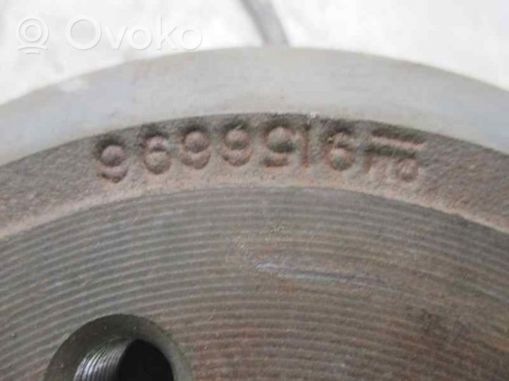 Opel Corsa C Olka-akselin laakeripesä 9156696