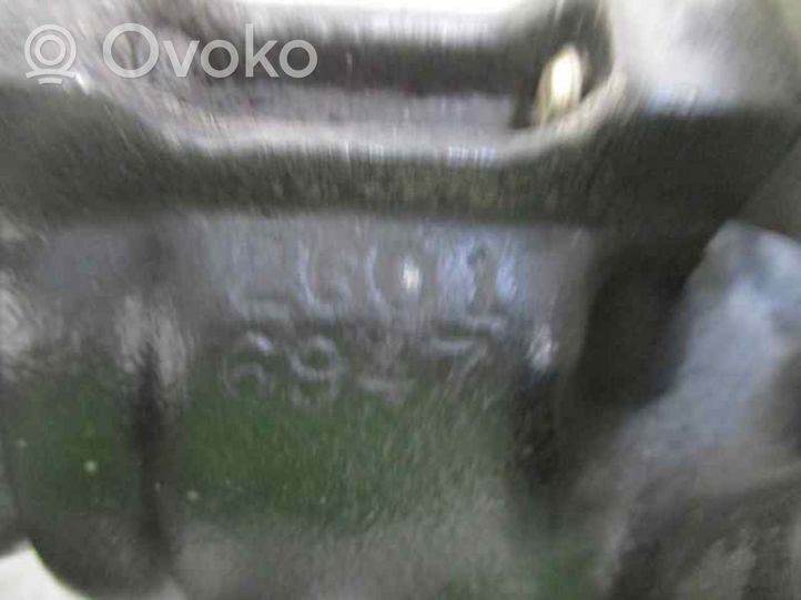 Volvo 940 Ohjaustehostimen pumppu 8252306