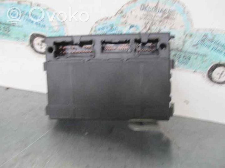 Nissan Almera N16 Oven keskuslukituksen ohjausyksikön moduuli 5WK48513