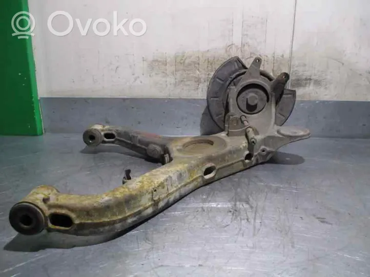 Mercedes-Benz Vito Viano W638 Pivot de moyeu arrière A6283560276