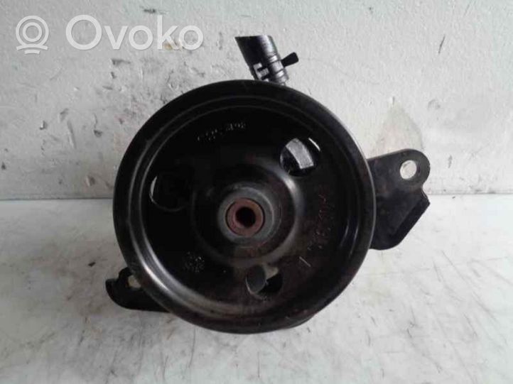 Chrysler Grand Voyager II Pompe de direction assistée 338192N3J