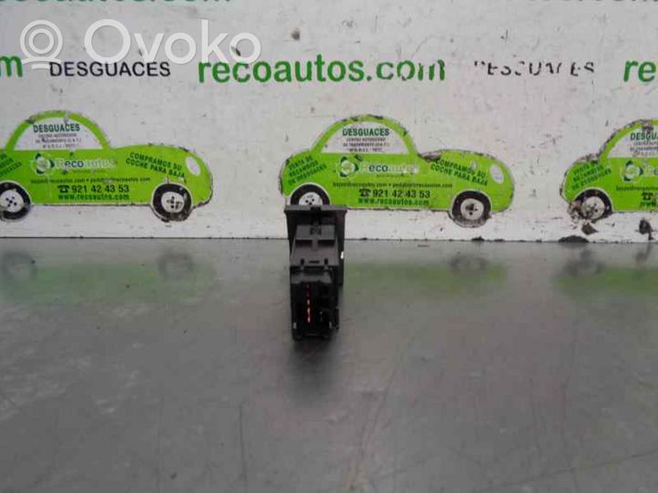 Suzuki Jimny Autres commutateurs / boutons / leviers 3743059J10