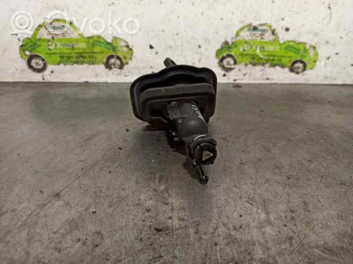 Ford Mondeo MK IV Clutch master cylinder 6G917A543AC