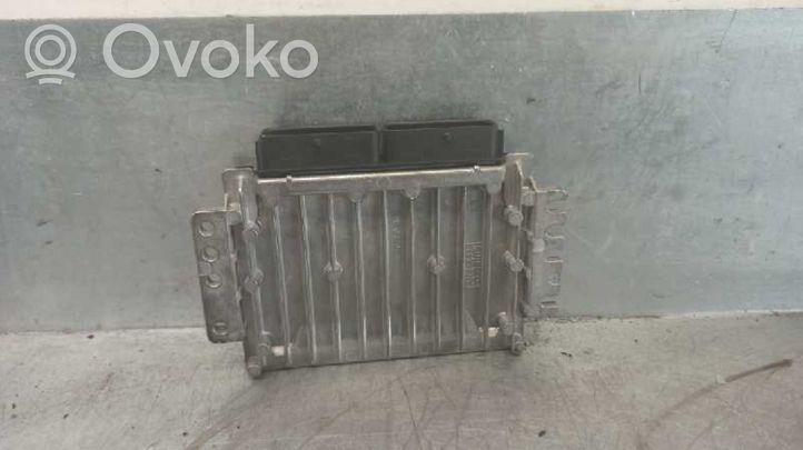 Volvo S40, V40 Moottorin ohjainlaite/moduuli P30611520