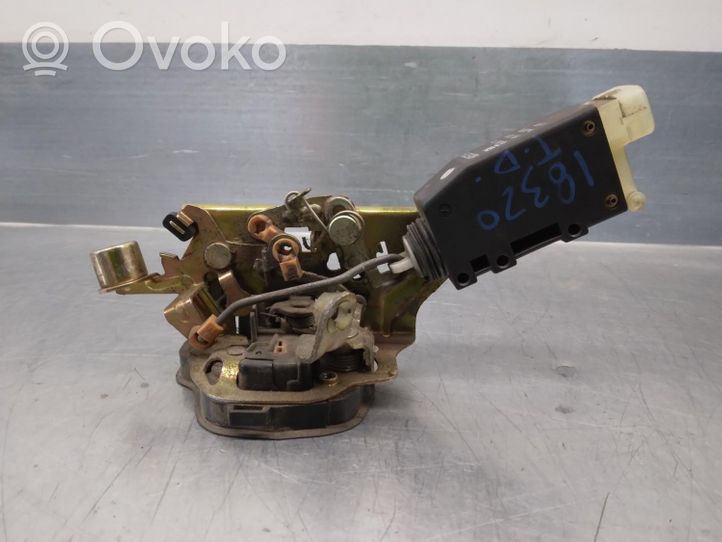 Opel Omega B1 Rear door lock 5134070