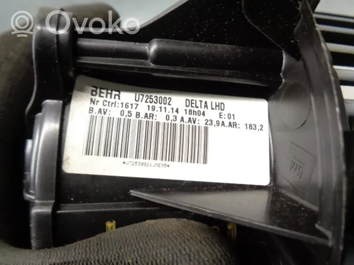 Opel Zafira C Sisälämmityksen ilmastoinnin korin kotelo U7253002