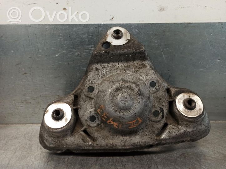 Audi A4 S4 B5 8D Ressort hélicoïdal, support jambe de force 8D0412383E