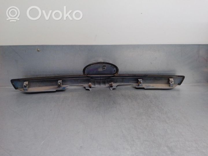 Toyota Verso Wspornik/klamka zewnętrzna drzwi załadunkowych 768110F050