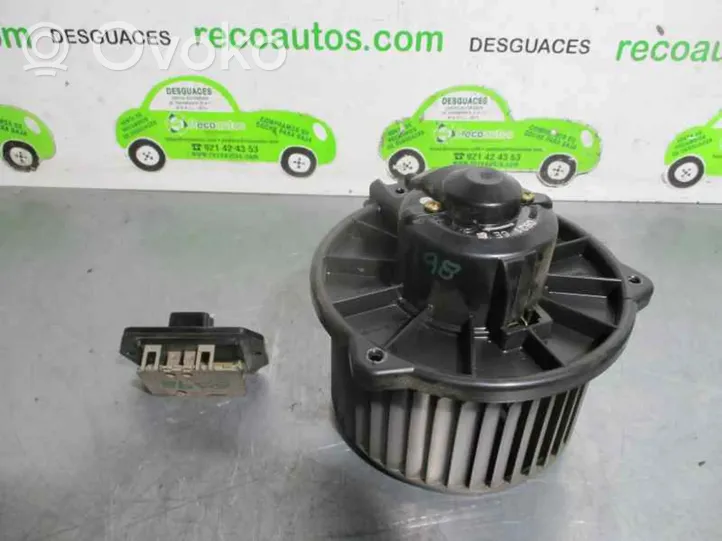 Toyota Yaris Verso Salono oro mazgo plastikinis korpusas 1940000821