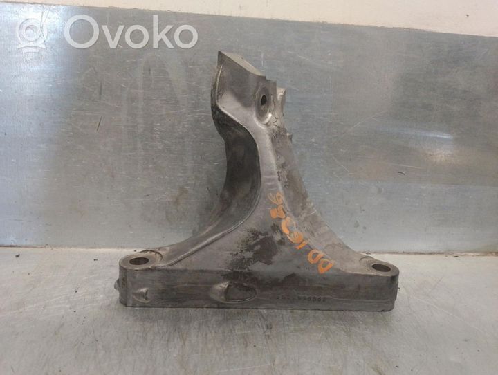 Subaru Legacy Soporte de la caja de cambios 30450AA020