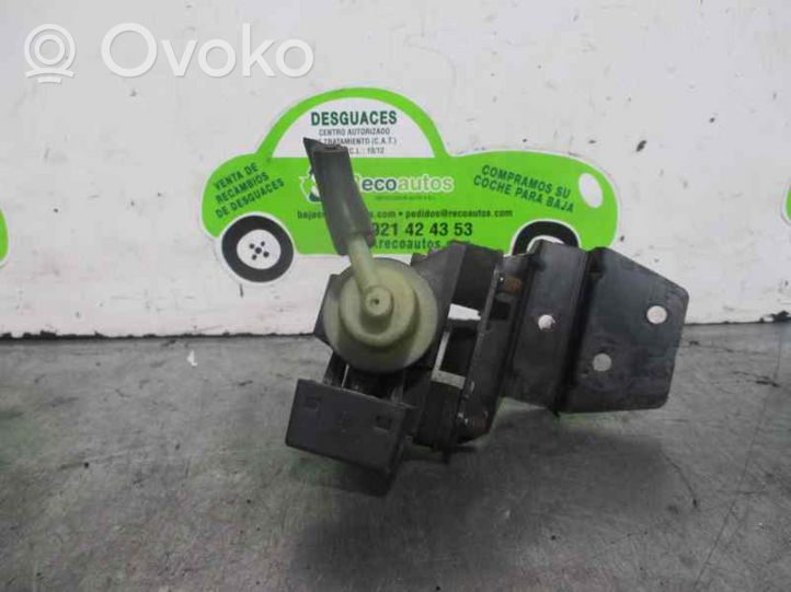 Opel Corsa D Vacuum valve 55573801