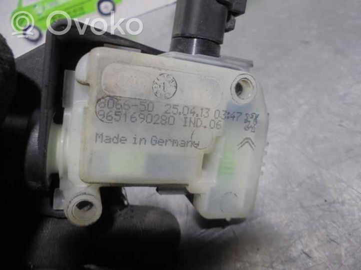 Citroen C4 II Moteur de verrouillage trappe à essence 9651690280