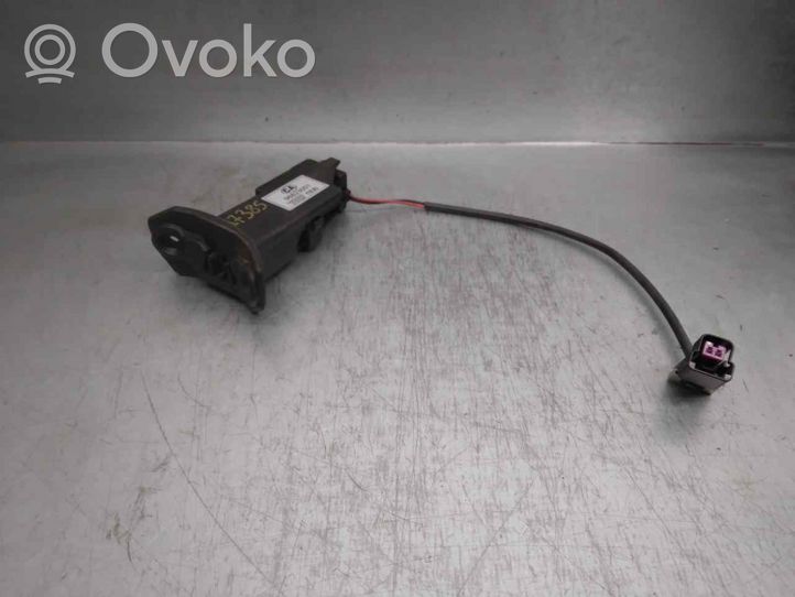 Chevrolet Captiva Moteur de verrouillage trappe à essence 96623001